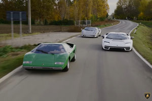 La Lamborghini Countach LPI 800-4 prend la route