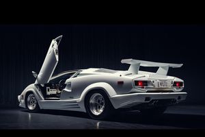 RM Sotheby's : une Lamborghini Countach « The wolf of Wall Street » aux enchères