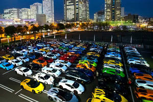 Les fans de Lamborghini envahissent Yokohama