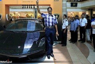 Un taxi indien gagne une Gallardo