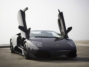 Une Murciélago Versace philanthropique