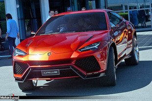 Un Lamborghini Urus aperçu au grand jour