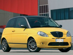 Lancia Ypsilon Sport Momo