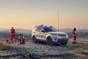 Un Land Rover Discovery unique pour la Croix Rouge