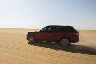 Le Range Rover Sport se joue du désert