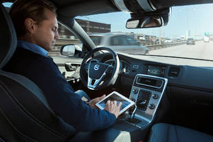 Volvo présente le Pilotage Automatique Intellisafe
