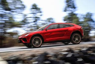 Le SUV Lamborghini se précise