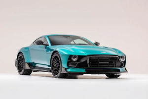 Les Aston Martin Valour et DBR22 en vente chez RM Sotheby's