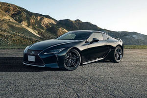 Lexus LC 500 Inspiration Series 2021 : noir c'est noir