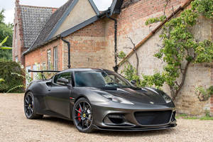 Lotus : deux sportives et un SUV en approche