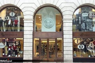 Lotus ouvre une boutique de vêtements