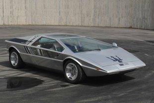 Le concept Maserati Boomerang s'expose