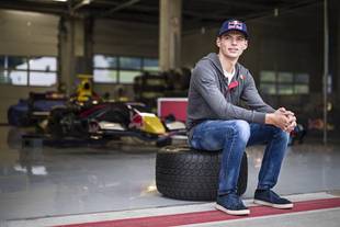 Max Verstappen casse sa première F1