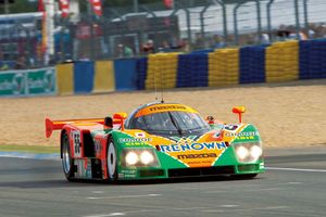 La Mazda 787B de 1991 en piste à Le Mans Classic