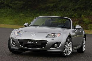 La Mazda MX-5 se repoudre le nez