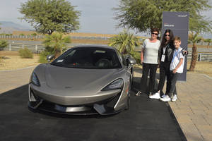 Enchères : une McLaren 570S Spider pour la fondation Elton John