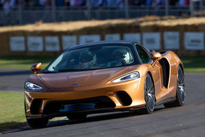 McLaren GT : débuts dynamiques à Goodwood