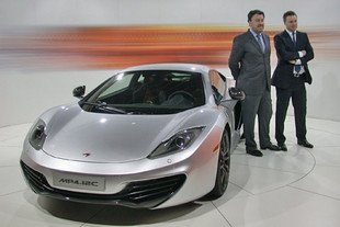 La McLaren MP4-12C présentée à la presse