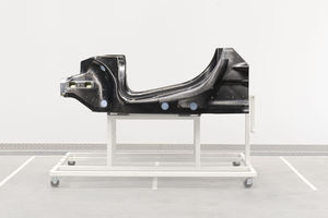 McLaren présente son nouveau châssis en fibre de carbone