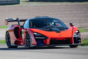 La McLaren Senna s'illustre sur le Sachsenring