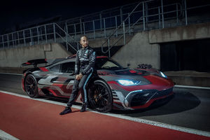 Lewis Hamilton assure la promotion de la Mercedes-AMG Project One 