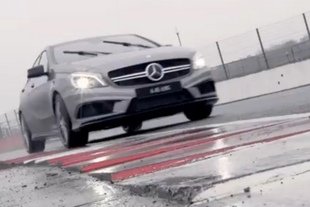 Vidéo Hamilton en Classe A45 AMG