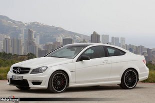 Mercedes C63 AMG, 2 portes en moins