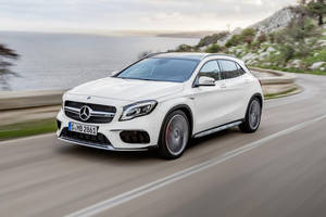 Le Mercedes GLA passe au restylage