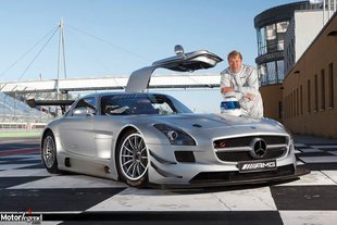 Häkkinen en ILMC en Mercedes SLS GT3