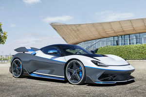 L'Hyper GT Pininfarina Battista en piste à Goodwood