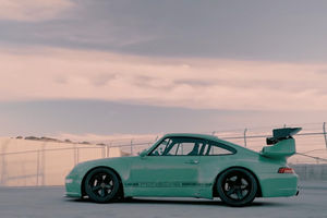 La Porsche 911 (993) de Gunther Werks rivalise avec les Supercars modernes