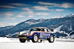 Walter Röhrl en piste avec la Porsche 911 Carrera Paris-Dakar