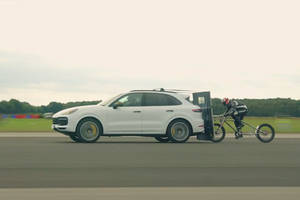 Record de vitesse insolite derrière un Porsche Cayenne Turbo