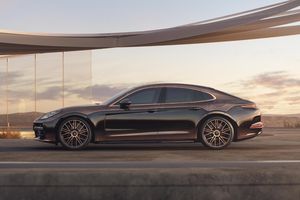 Porsche présente une Panamera Turbo Sonderwunsch à Dubaï