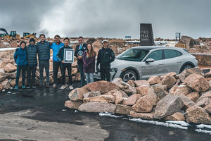 Record insolite pour le Porsche Taycan Cross Turismo