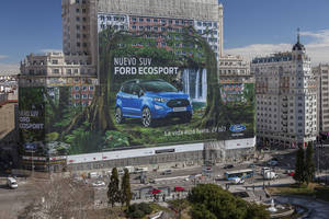 Record du plus grand panneau publicitaire pour Ford