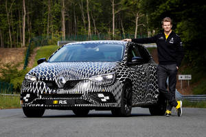 La nouvelle Renault Mégane R.S. entre en piste à Monaco