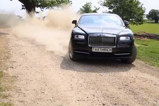 TaxTheRich s'amuse avec la Rolls-Royce Wraith