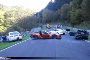 Rude accident sur la Nordschleife