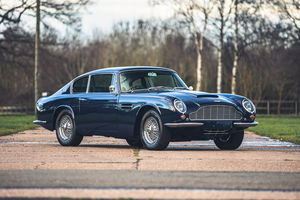 Silverstone Auctions : trois Aston Martin à Race Retro