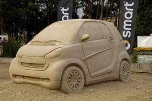 La Smart Fortwo 2 dans le bac à sable