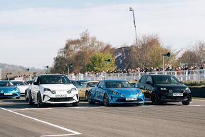 Spectaculaire rassemblement Alpine à Goodwood