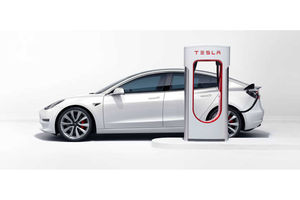 Tesla densifie encore son réseau de superchargeurs