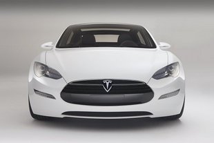 Tesla dévoile son nouveau modèle S