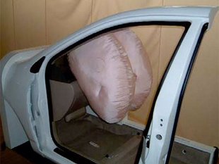 Toyota passe à l'airbag double chambre