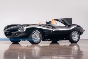 Un trio de modèles Jaguar Continuation aux enchères Gooding