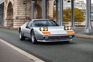 Une Ferrari ex-Belmondo adjugée près de 450 000 €