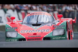 Une Mazda 767B de 1989 reprend la piste