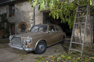 Une Vanden Plas ex-Aznavour aux enchères Bonhams