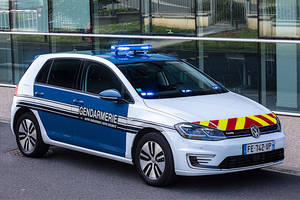 Des Golf électriques pour la gendarmerie